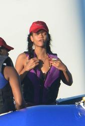 th_966391675_RihannajetskiinginSaintTropez21.7.2012_21_122_102lo.jpg