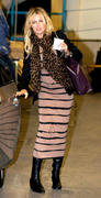 th_453929195_AbigailClancy_leavingITVstudiosinLondon_December1720102_122_189lo.jpg