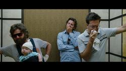 th 234783988 5 122 405lo - Resacón en Las Vegas (The Hangover) (2009) | 1080p BDremux VC-1 | cast.eng.lat.ac3 eng.TrueHD 5.1 | S