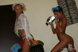 Karolina & Zarina e1upwql4sq